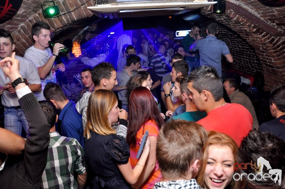 O nouă petrecere studenţească tip NMD,