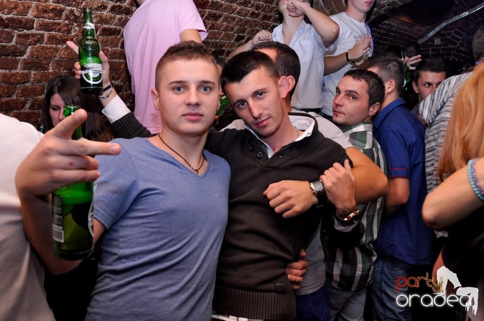 O nouă petrecere studenţească tip NMD,