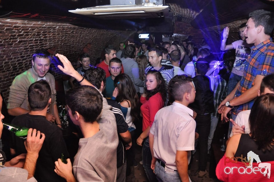 O nouă petrecere studenţească tip NMD,