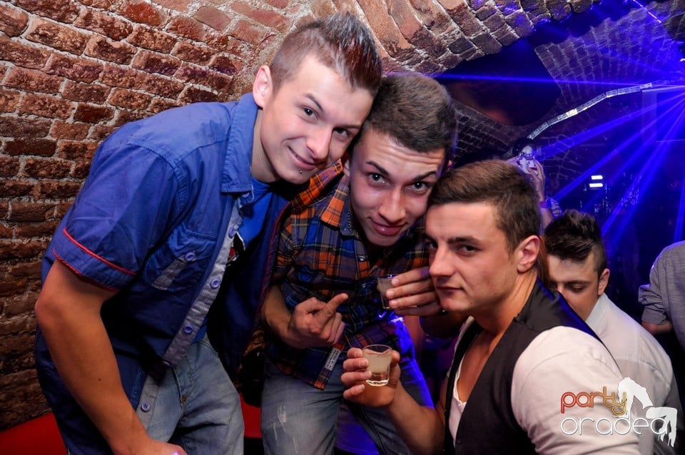 O nouă petrecere studenţească tip NMD,