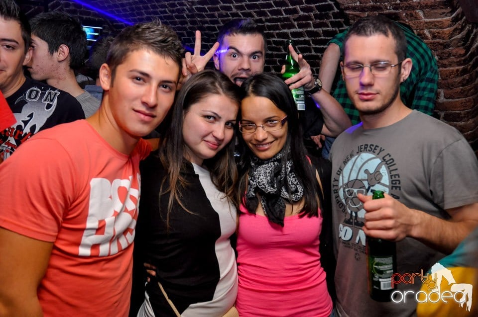 O nouă petrecere studenţească tip NMD,