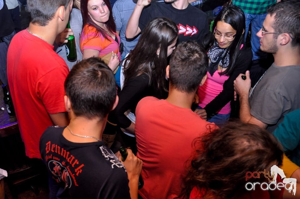 O nouă petrecere studenţească tip NMD,