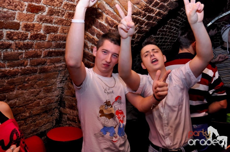 O nouă petrecere studenţească tip NMD,