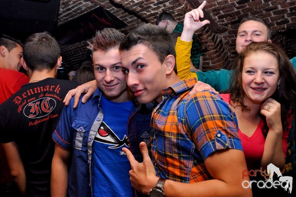 O nouă petrecere studenţească tip NMD,