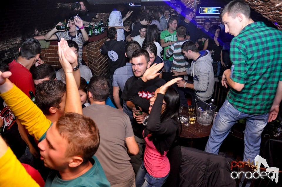 O nouă petrecere studenţească tip NMD,