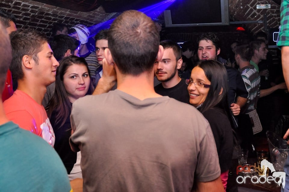 O nouă petrecere studenţească tip NMD,