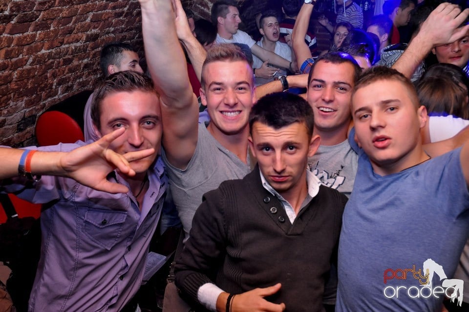 O nouă petrecere studenţească tip NMD,