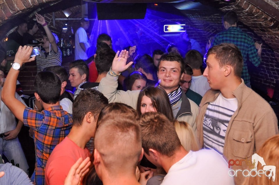 O nouă petrecere studenţească tip NMD,
