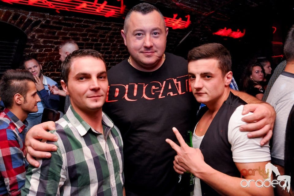 O nouă petrecere studenţească tip NMD,