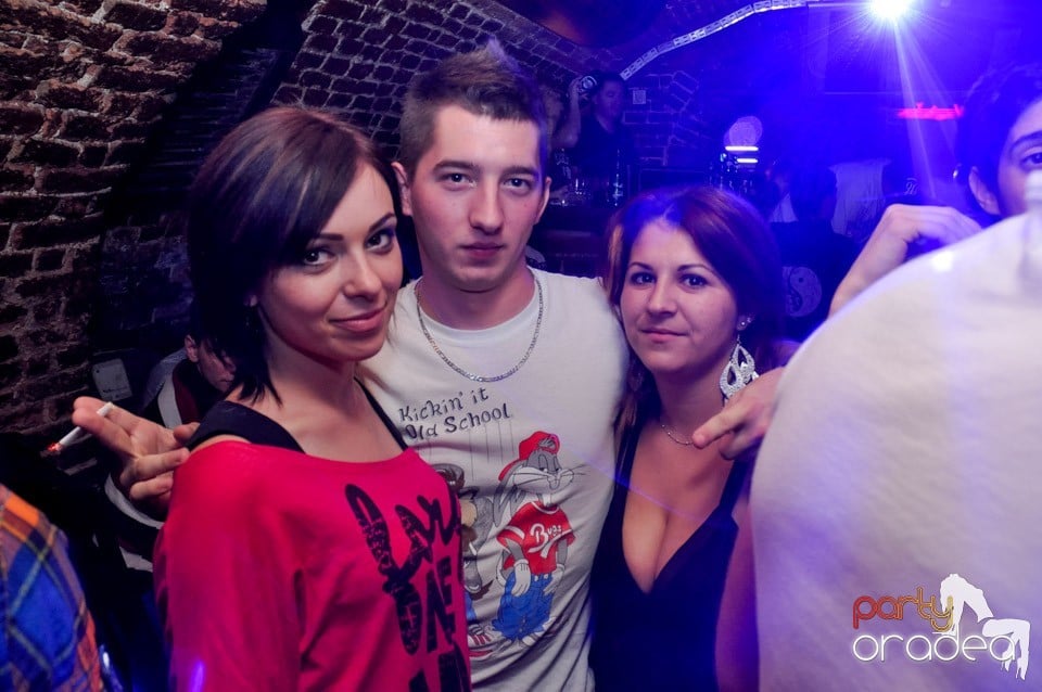 O nouă petrecere studenţească tip NMD,