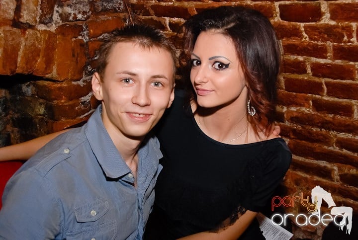 O petrecere incendiară în Club Escape, 