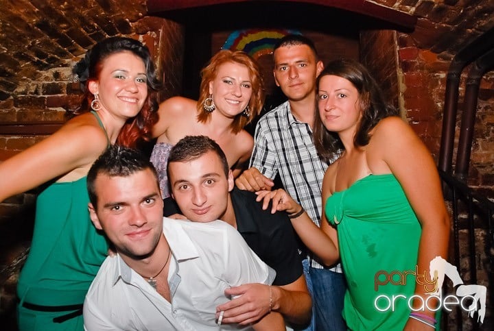 O petrecere incendiară în Club Escape, 