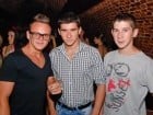 O petrecere incendiară în Club Escape