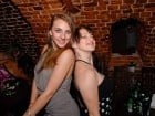 O petrecere incendiară în Club Escape