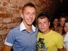 O petrecere incendiară în Club Escape