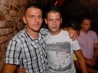 O petrecere incendiară în Club Escape