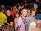 O petrecere incendiară în Club Escape