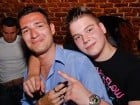 O petrecere incendiară în Club Escape