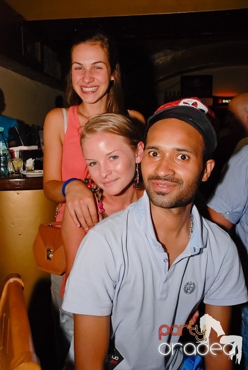 O seară cu cântec la Yellow Submarine, 