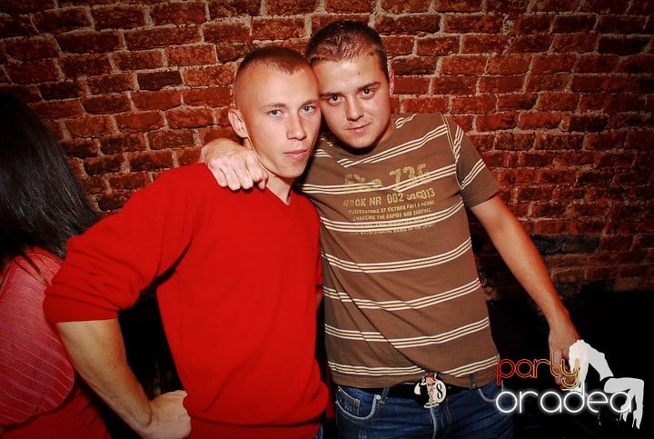 O zi obişnuită în Escape - party la maxim!, 