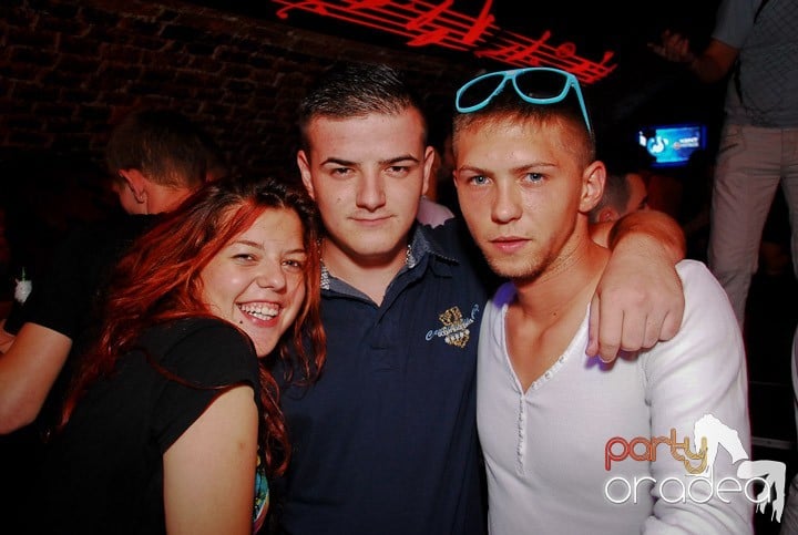 O zi obişnuită în Escape - party la maxim!, 