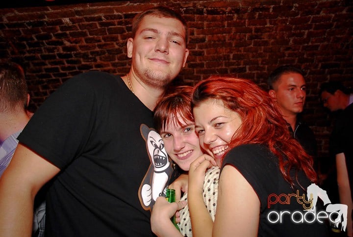 O zi obişnuită în Escape - party la maxim!, 