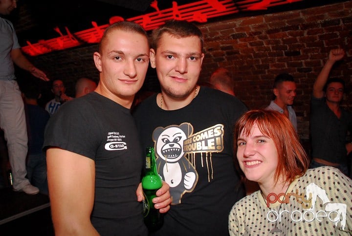 O zi obişnuită în Escape - party la maxim!, 