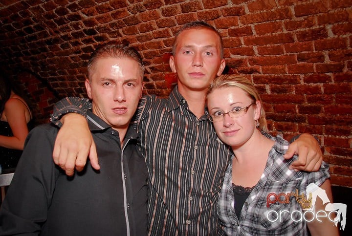 O zi obişnuită în Escape - party la maxim!, 