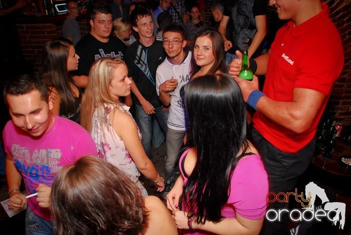 O zi obişnuită în Escape - party la maxim!, 