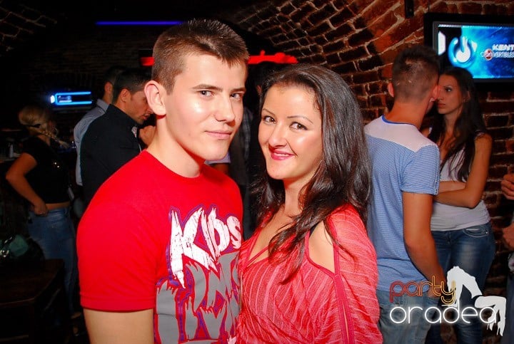 O zi obişnuită în Escape - party la maxim!, 