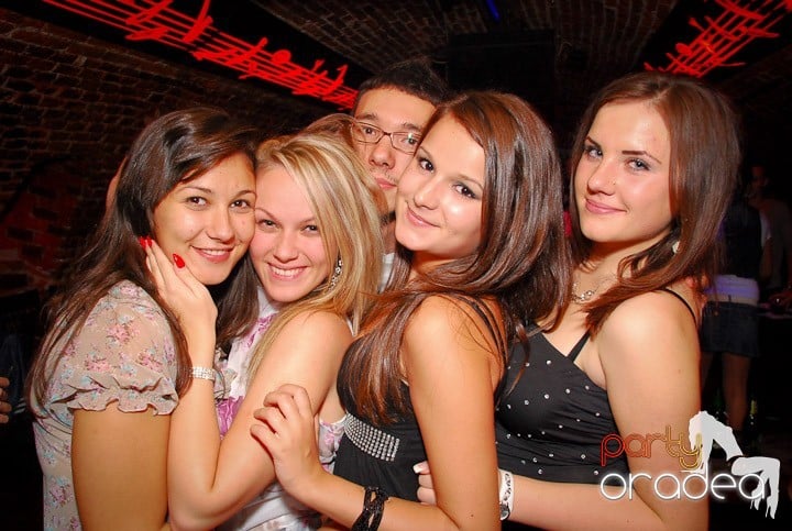 O zi obişnuită în Escape - party la maxim!, 