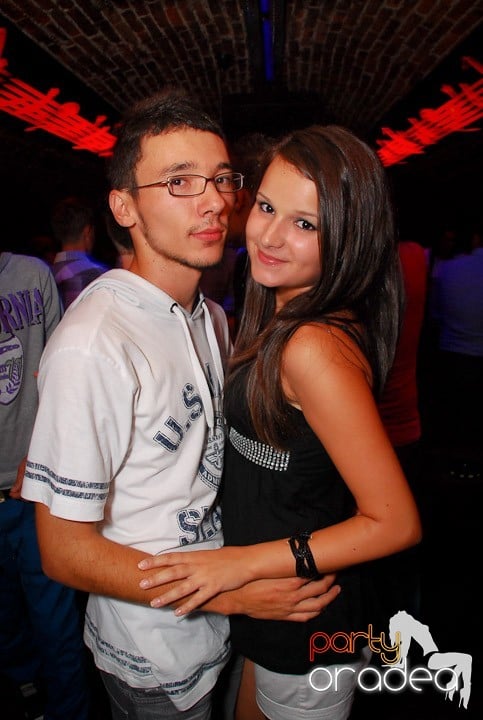 O zi obişnuită în Escape - party la maxim!, 