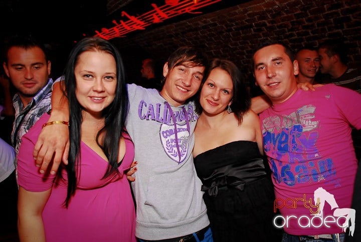 O zi obişnuită în Escape - party la maxim!, 