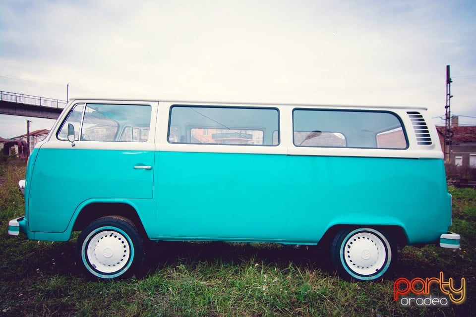 Old Camping Bus, Crazy Tuning