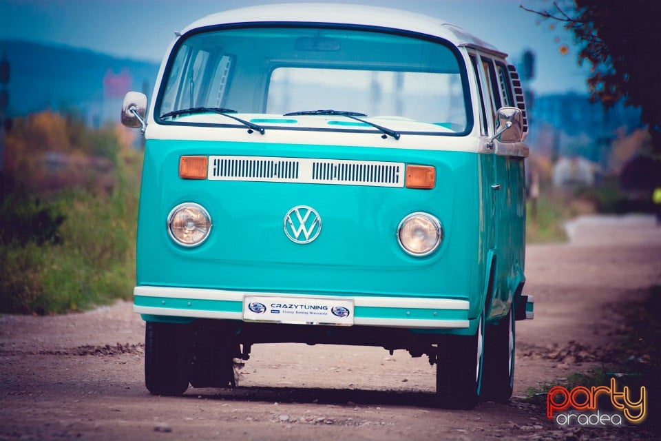 Old Camping Bus, Crazy Tuning