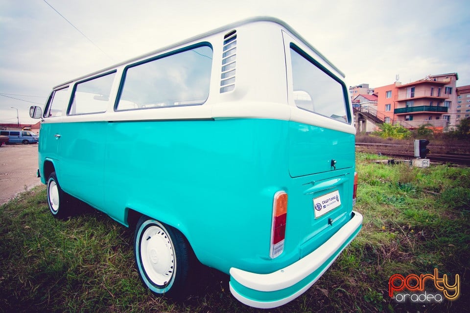 Old Camping Bus, Crazy Tuning