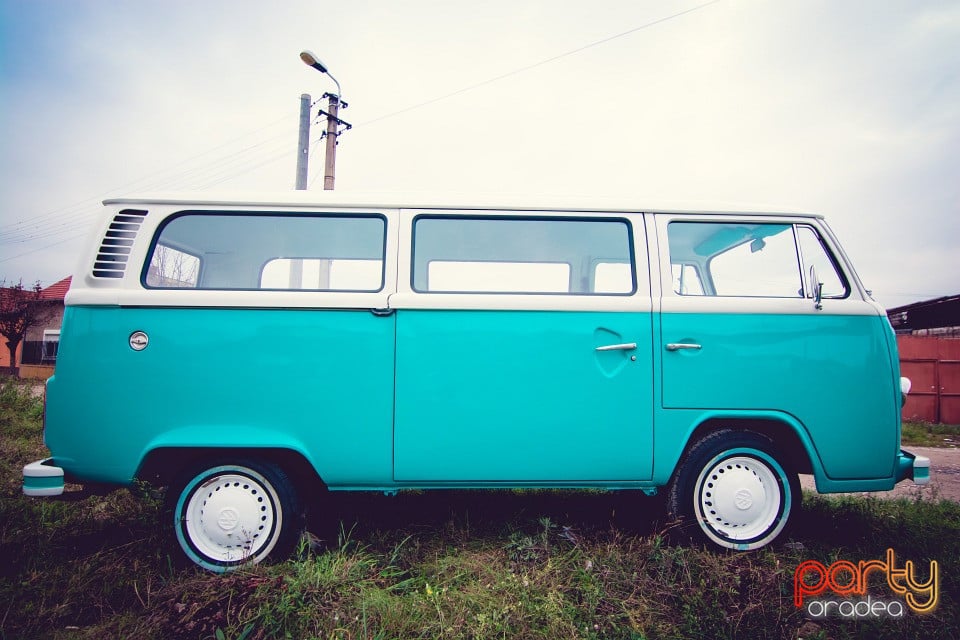 Old Camping Bus, Crazy Tuning