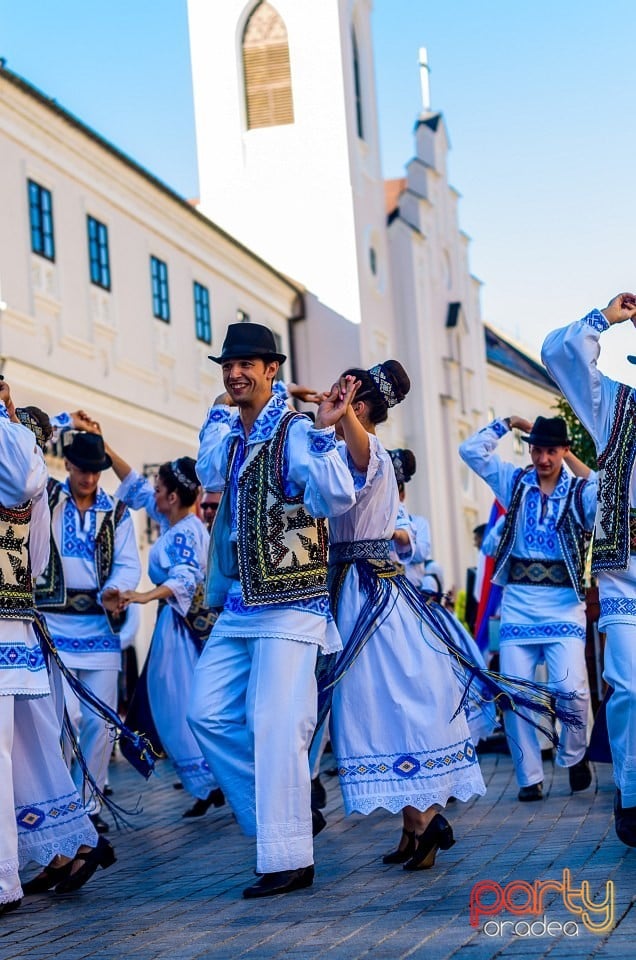 Paradă populară, Oradea