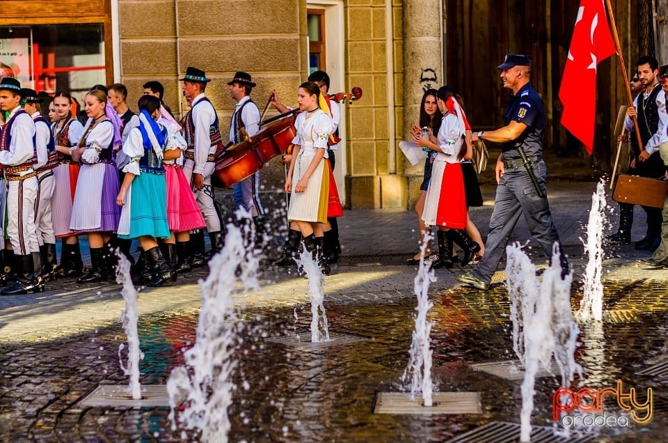 Paradă populară, Oradea