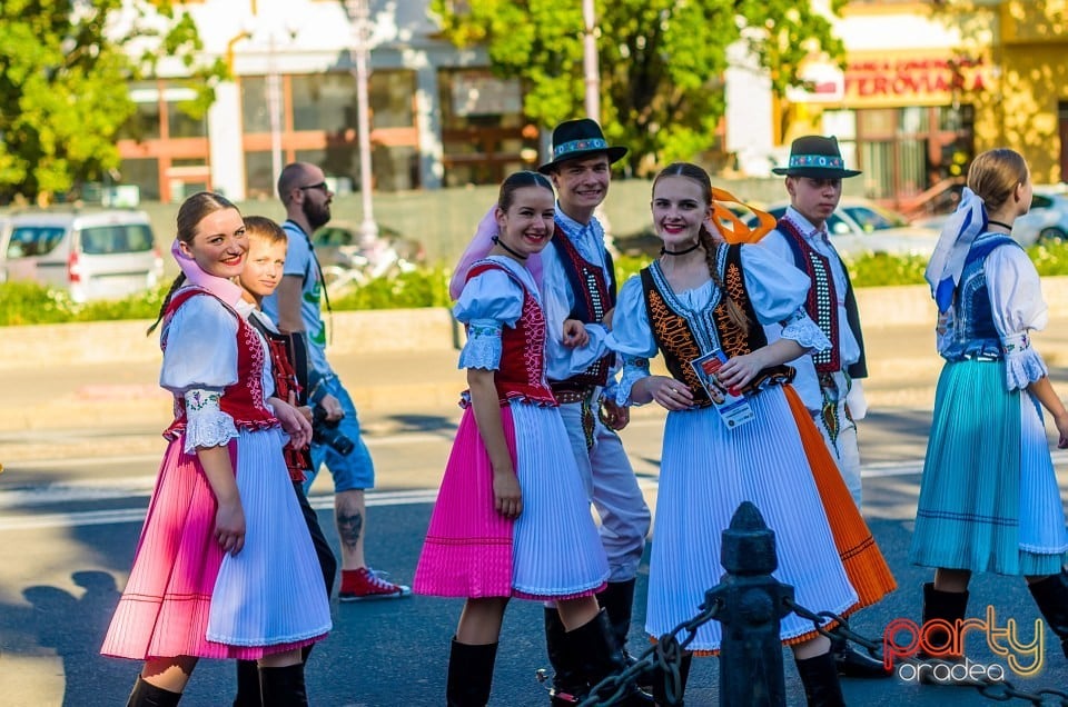 Paradă populară, Oradea