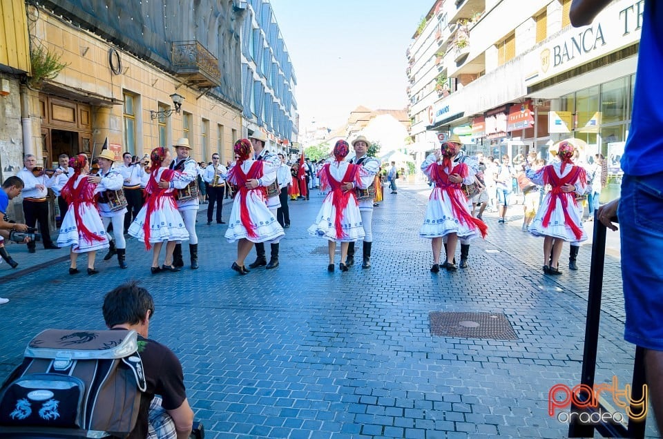 Paradă populară, Oradea