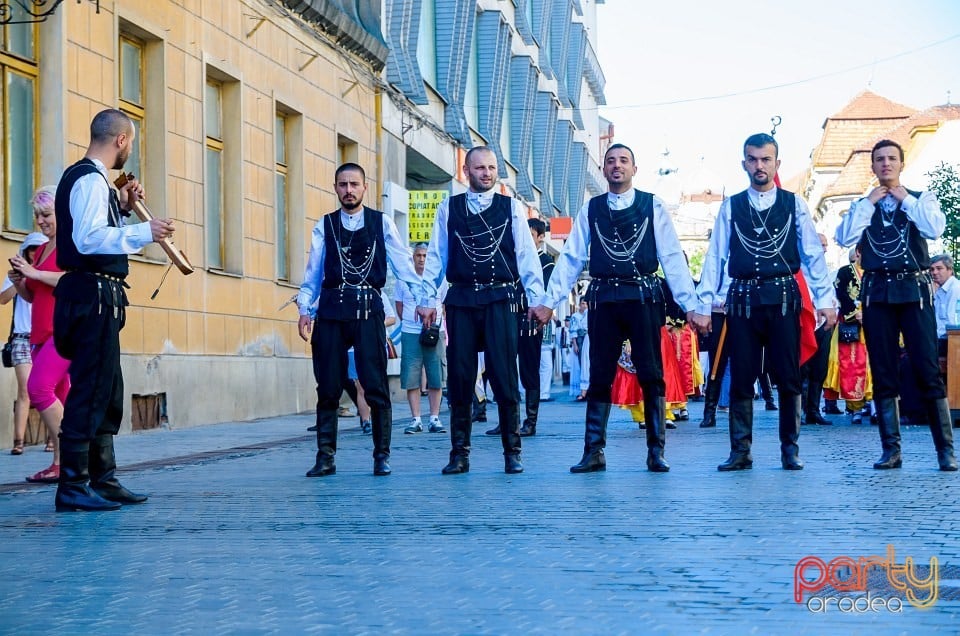 Paradă populară, Oradea