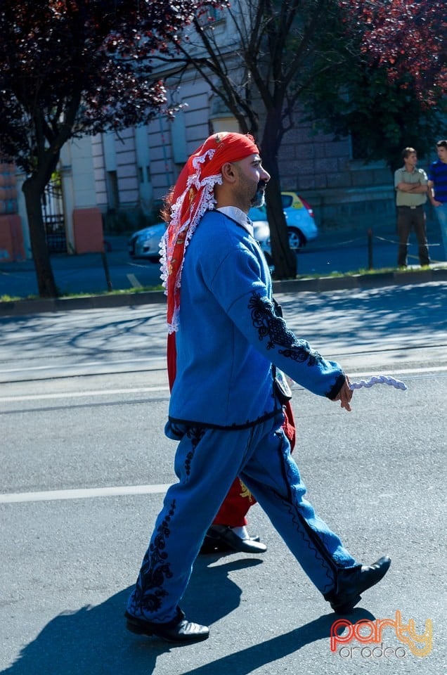 Paradă populară, Oradea