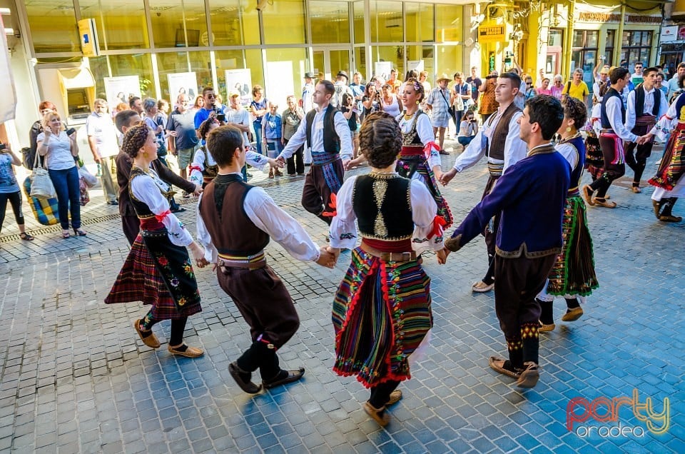 Paradă populară, Oradea