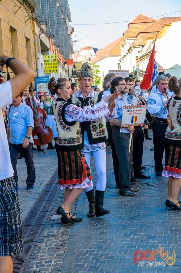 Paradă populară, Oradea