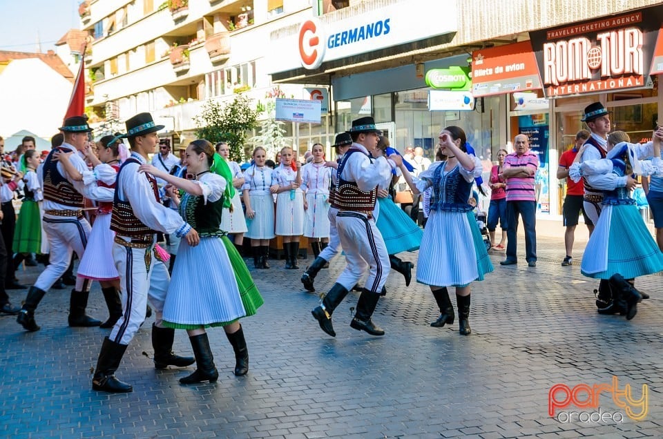 Paradă populară, Oradea