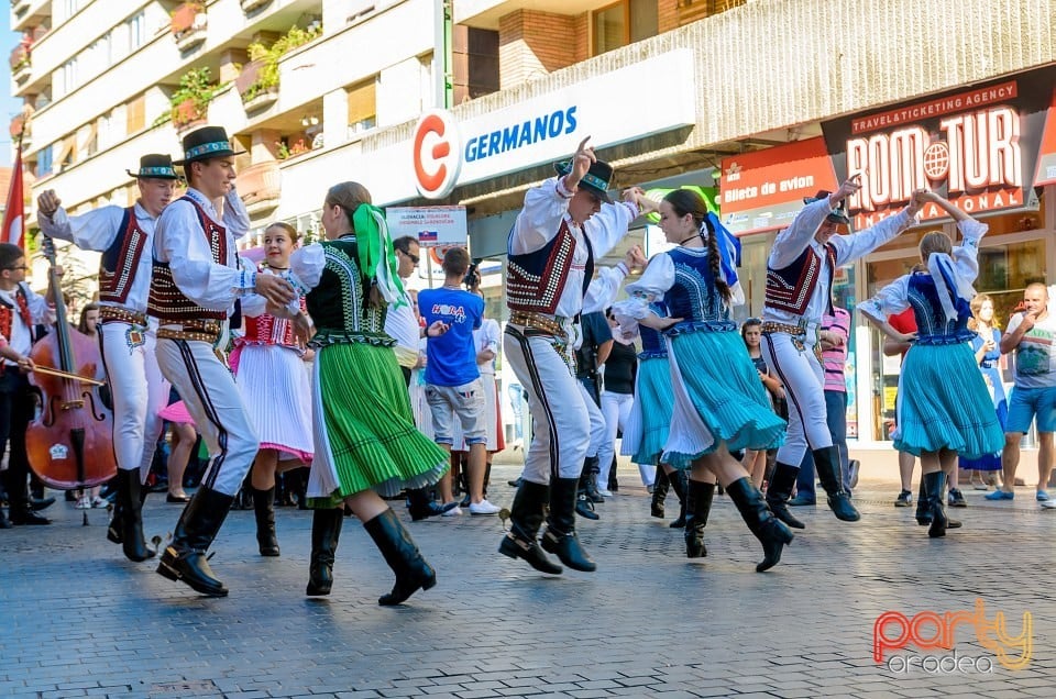 Paradă populară, Oradea