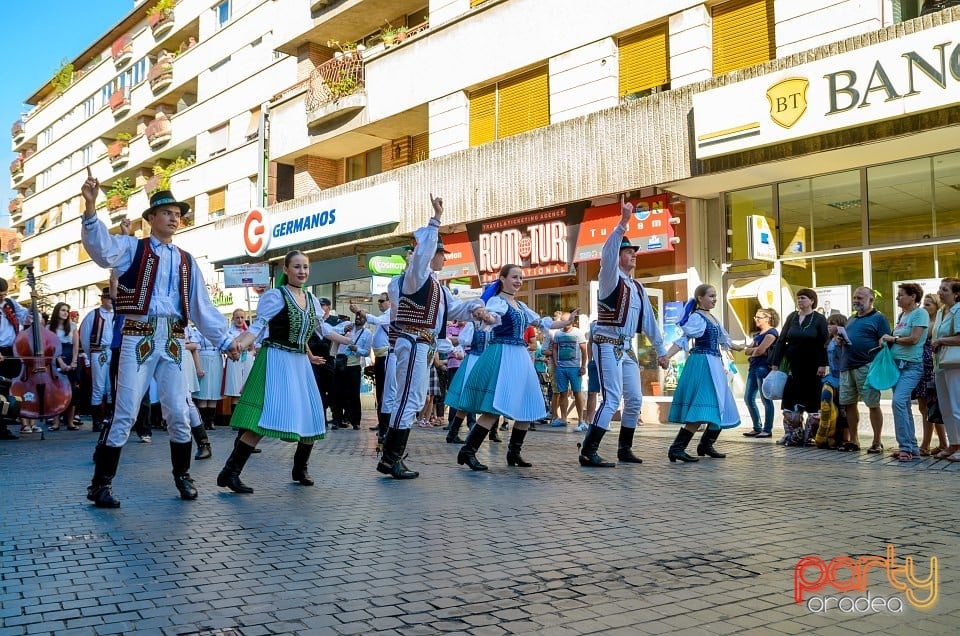 Paradă populară, Oradea