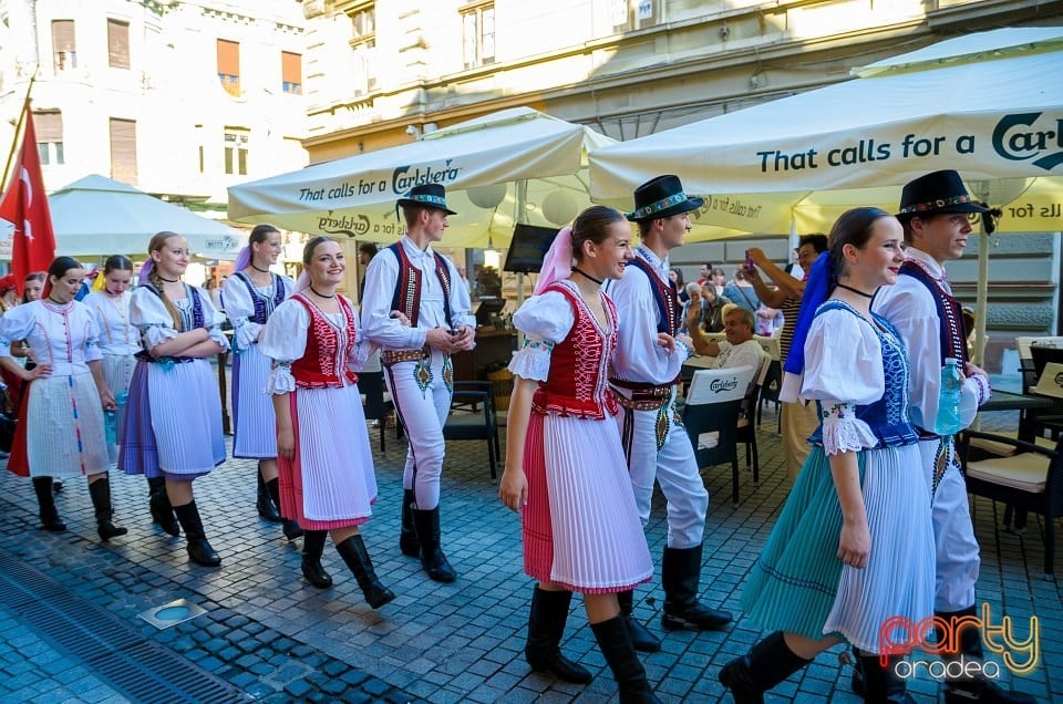 Paradă populară, Oradea