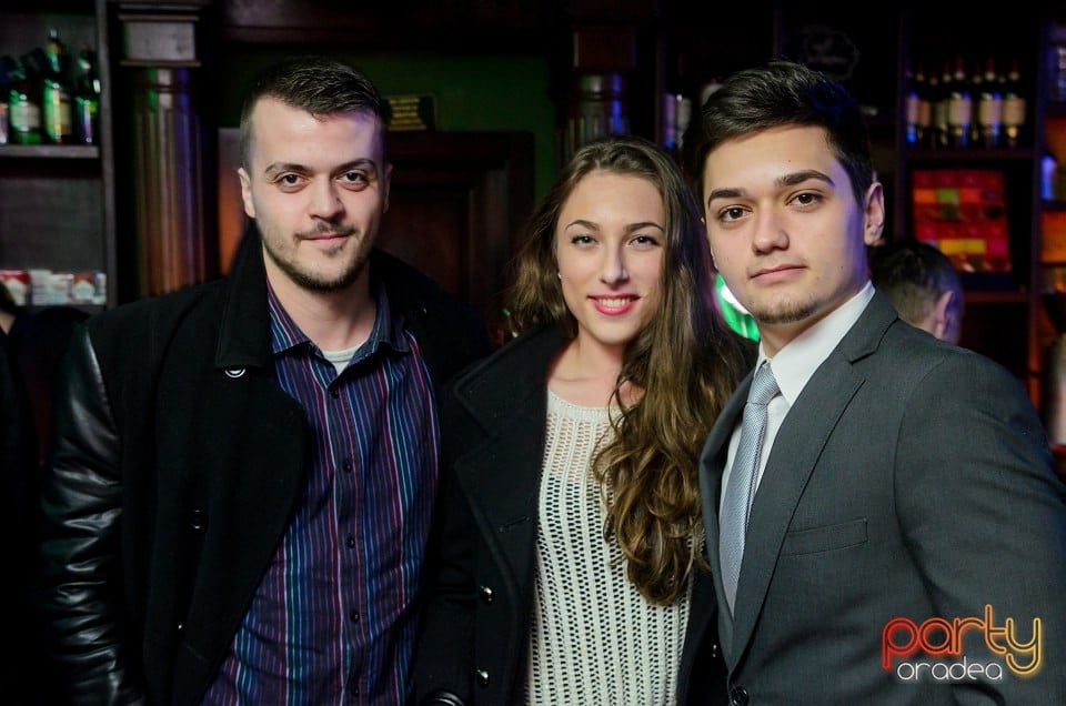 Party all night in Green Pub, Green Pub